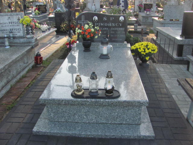Grób Józef Tadeusz  Piwoński